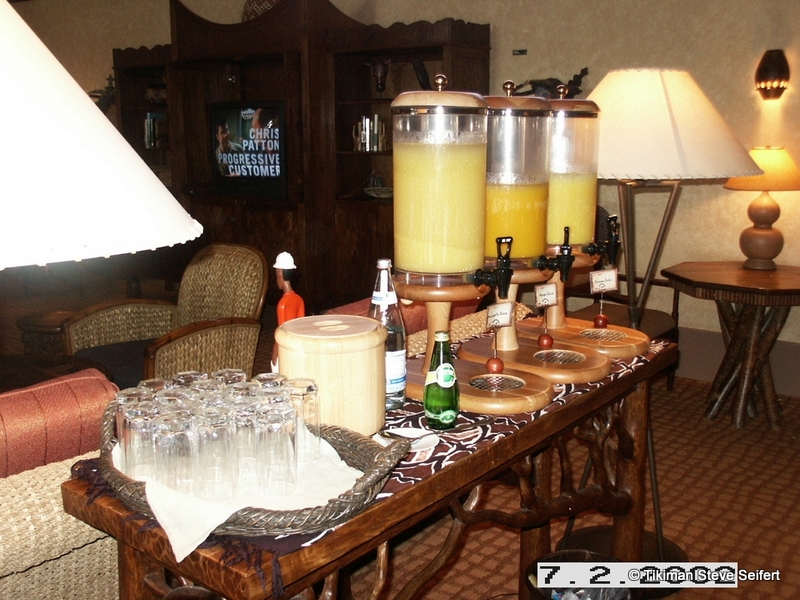 Concierge lounge drinks